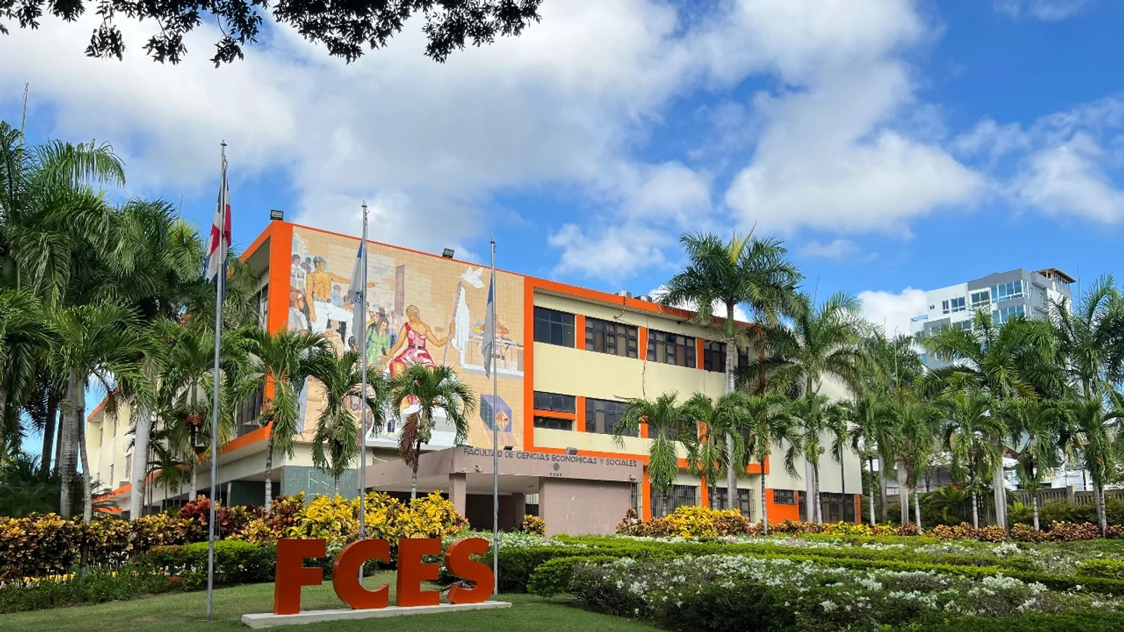 Edificio de la Facultad de Ciencias Económicas y Sociales de la UASD